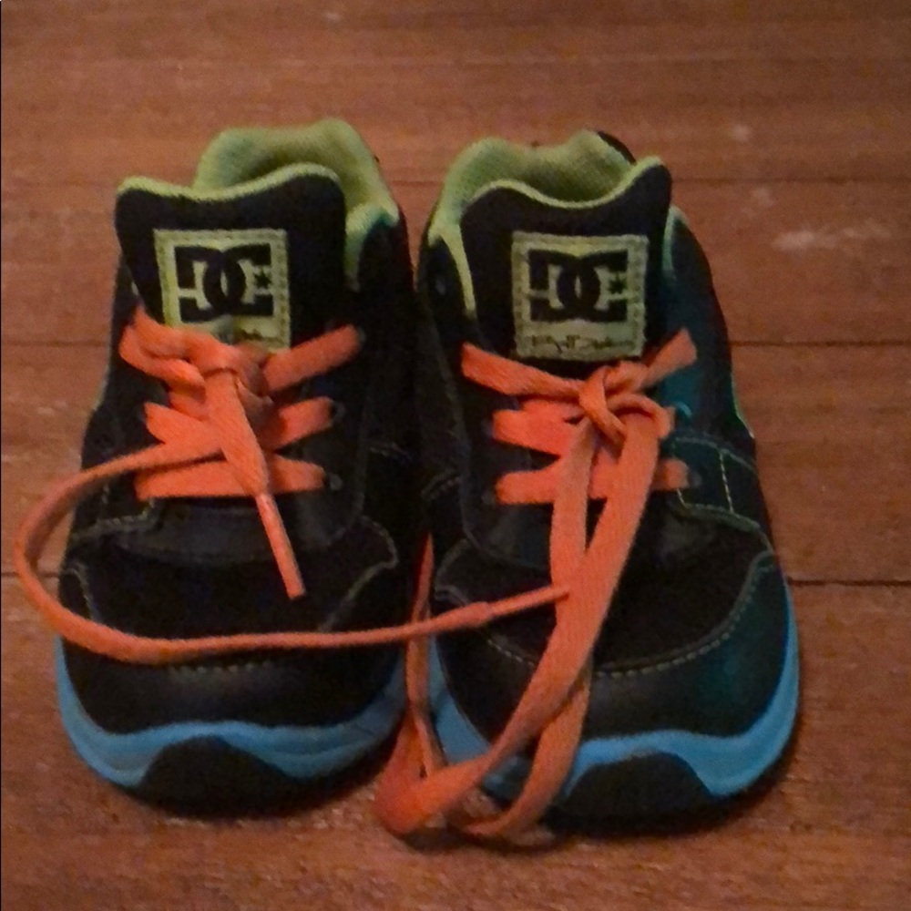 DC kids shoes. Size 8